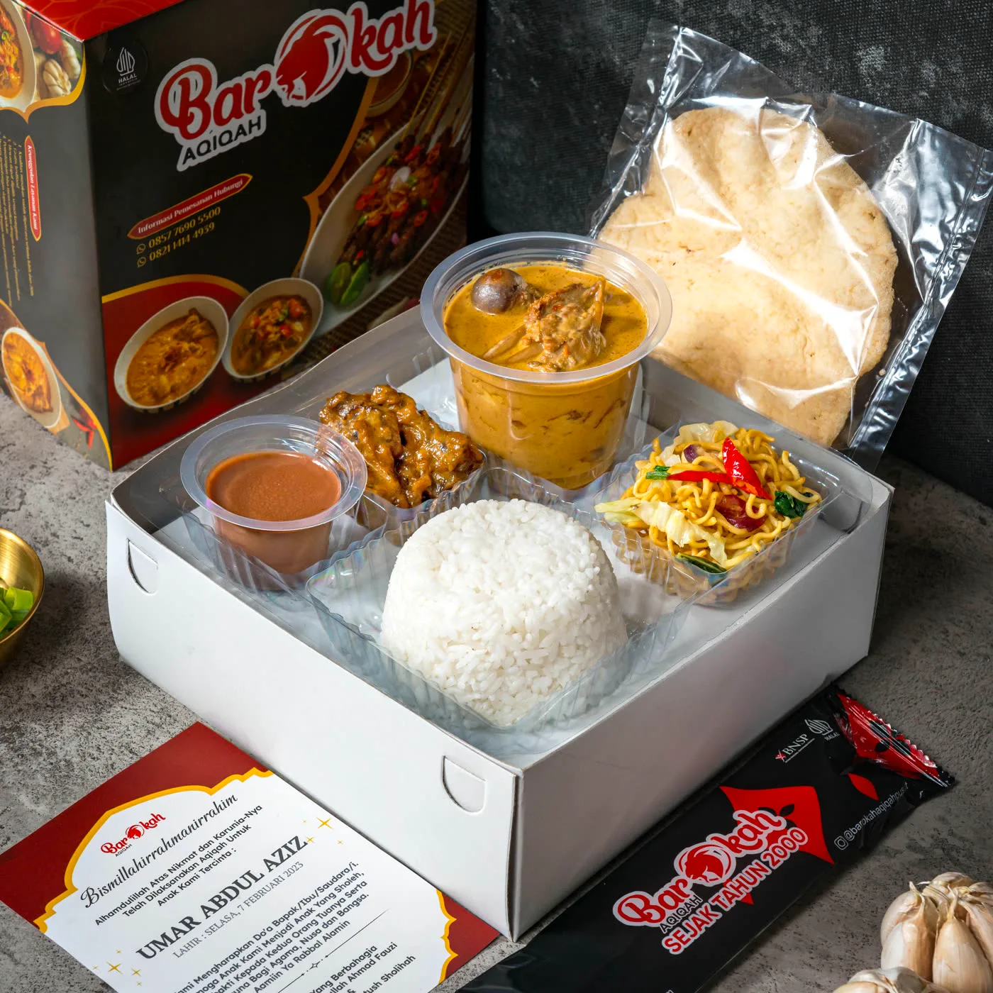 Nasi box aqiqah Barokah Aqiqah lengkap dengan kartu ucapan dan alat makan