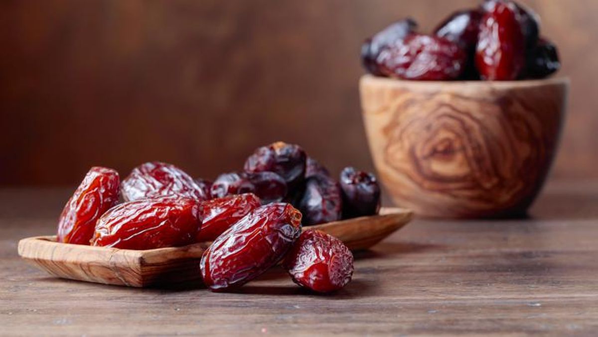 Tata Cara Mentahnik Bayi dengan Kurma Sesuai Sunnah Rasulullah