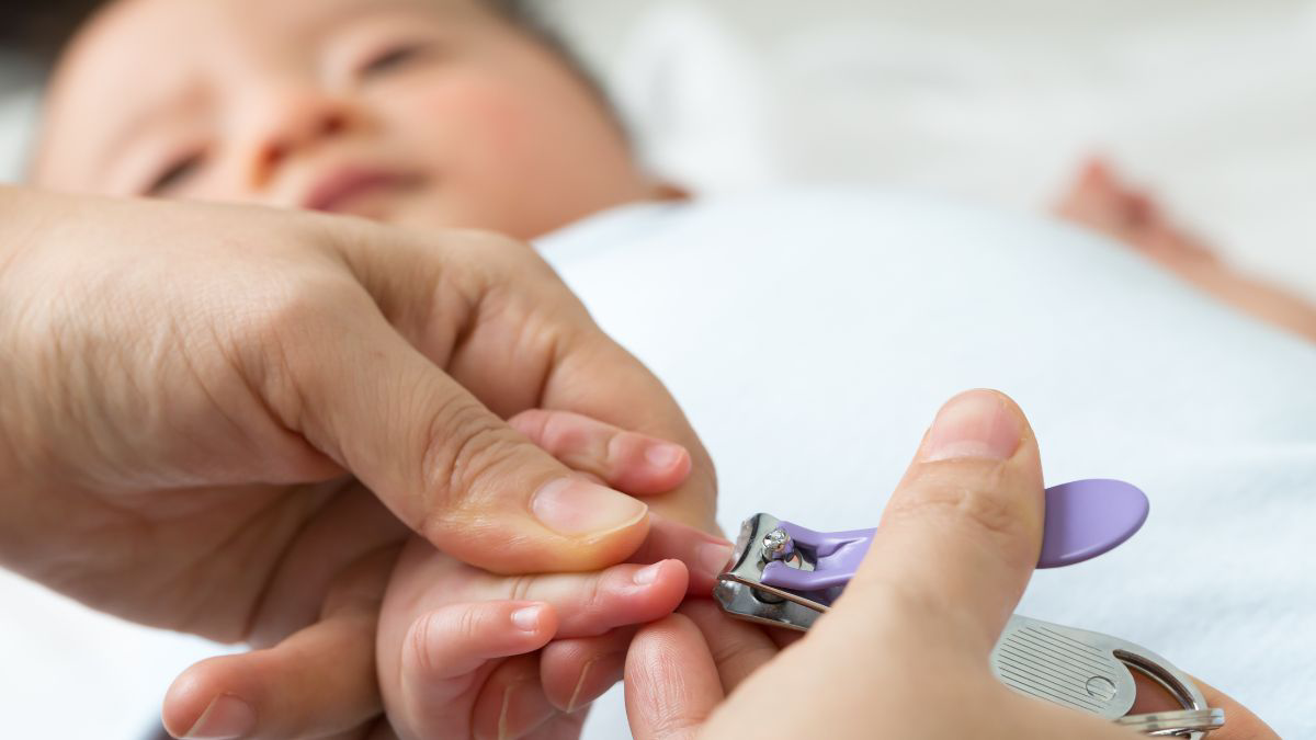 Cara Aman Memotong Kuku Bayi Baru Lahir Tanpa Takut Terluka