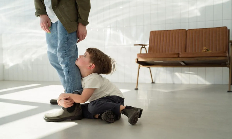 Cara Bijak Menghadapi Fase Tantrum Anak Saat Berada di Tempat Umum